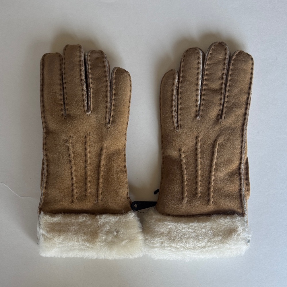 NWT UGG Womens Chestnut Suede Gloves with Exposed Sheepskin
